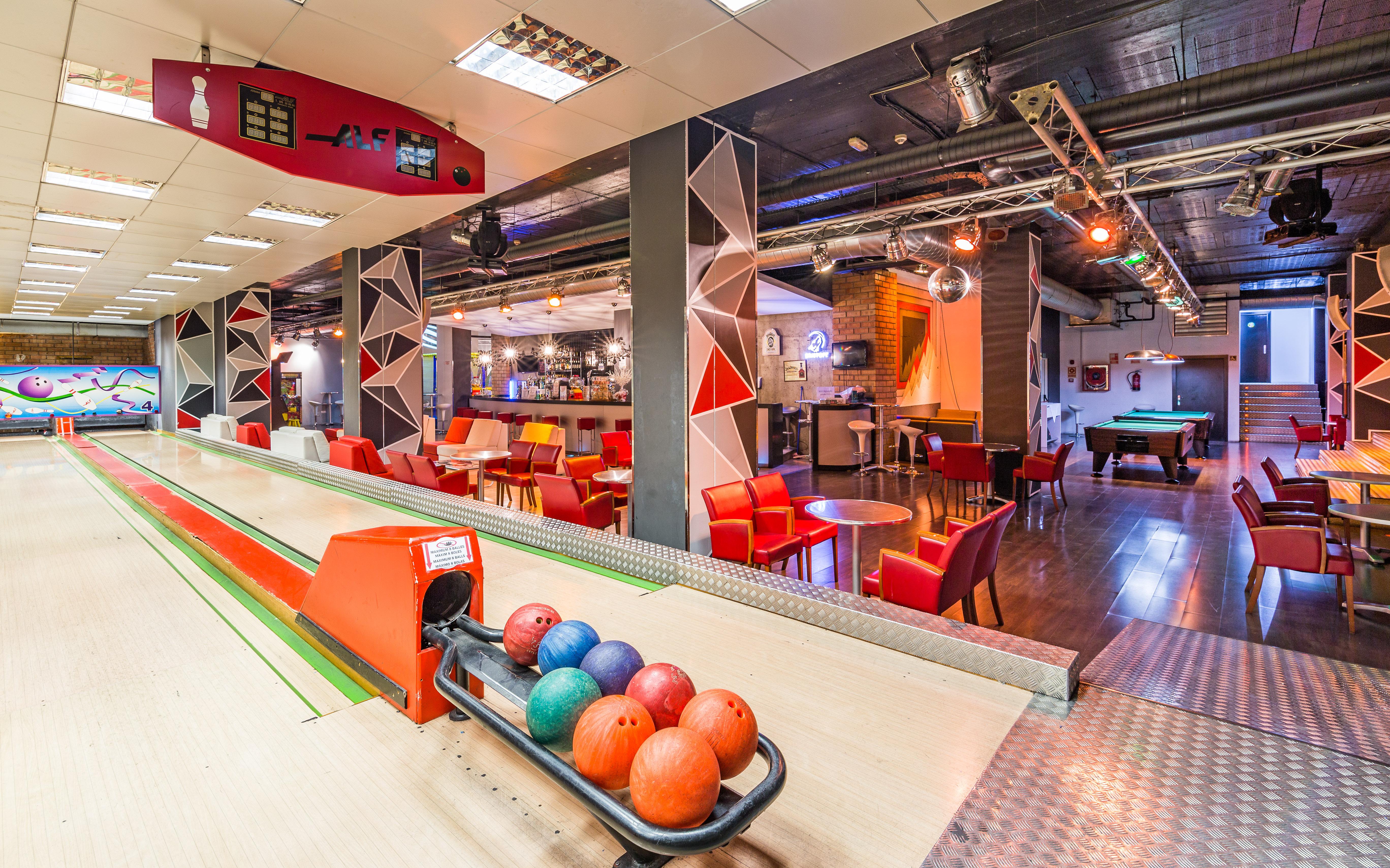 Hotel Princesa Parc Excellence Arinsal Exteriér fotografie Bowling at the student union