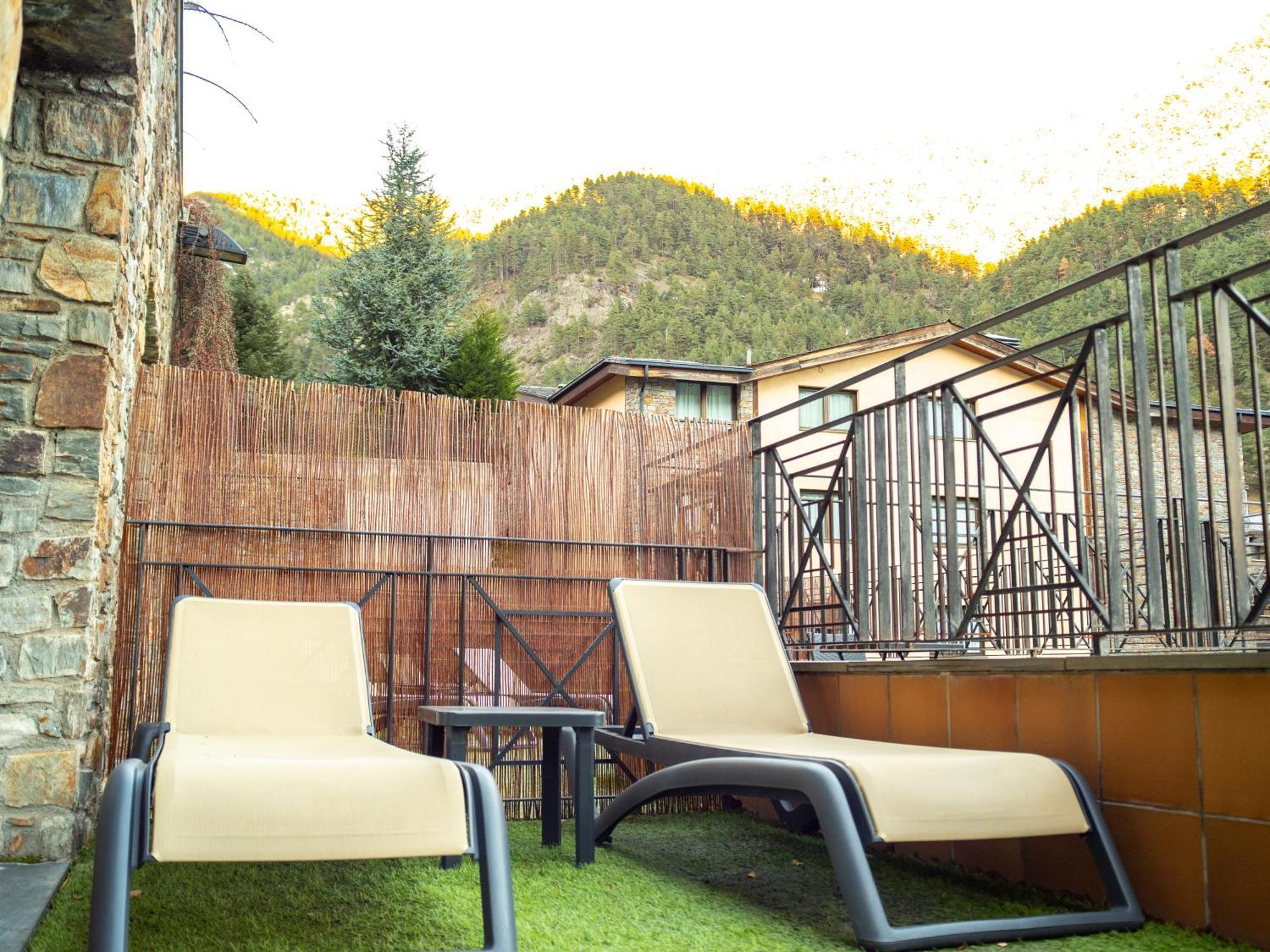 Hotel Princesa Parc Excellence Arinsal Exteriér fotografie A balcony in the Alps