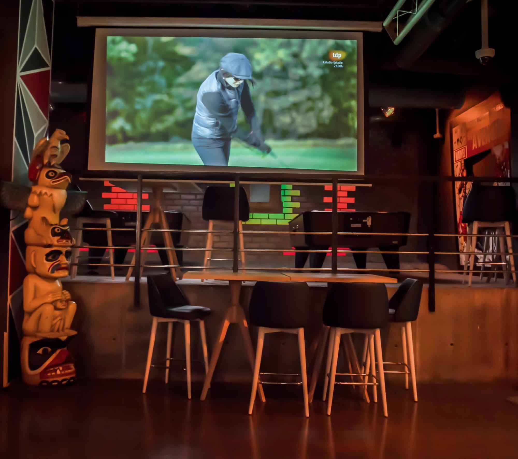 Hotel Princesa Parc Excellence Arinsal Exteriér fotografie The control room at the National Zoo's Great Gorilla Project