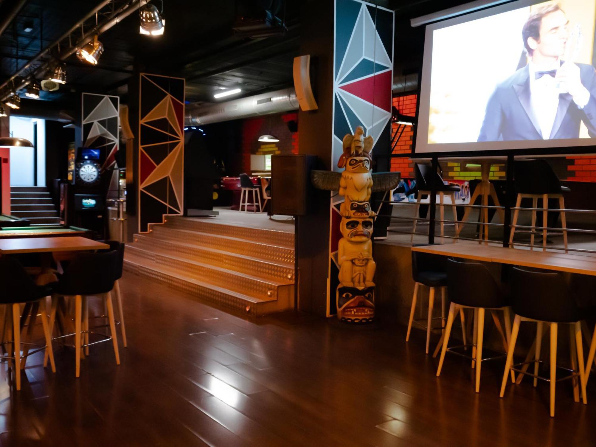 Hotel Princesa Parc Excellence Arinsal Exteriér fotografie The interior of a typical karaoke box