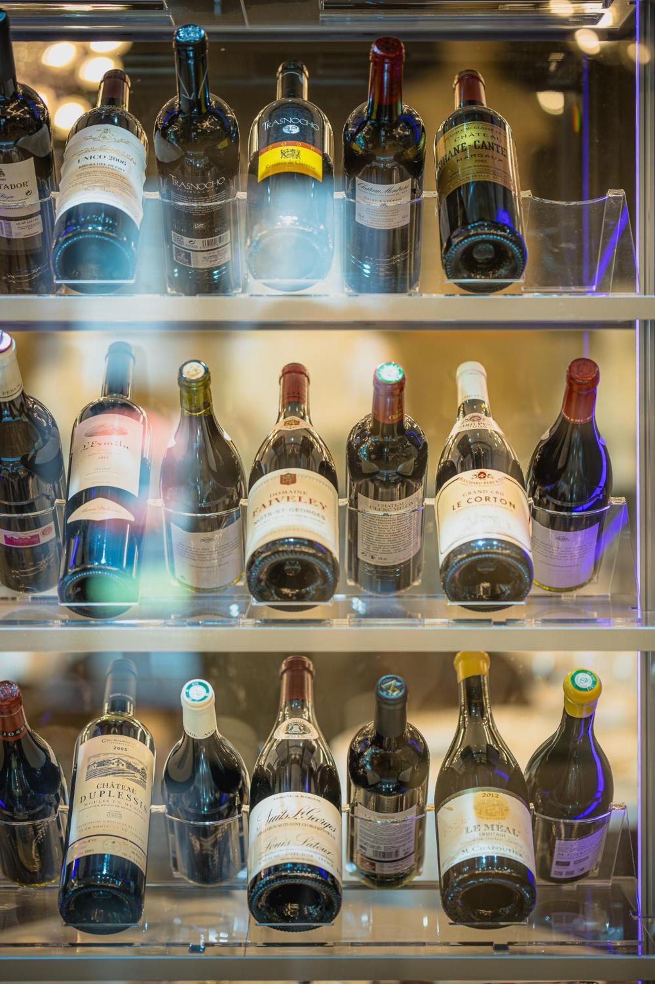 Hotel Princesa Parc Excellence Arinsal Exteriér fotografie Wine bottles in a wine cooler